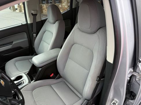 Used 2018 Chevrolet Colorado LT w/ LT Convenience Package RWD image 13