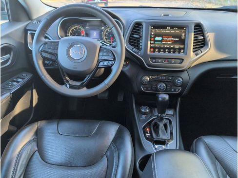 Used 2023 Jeep Cherokee Altitude Lux image 32