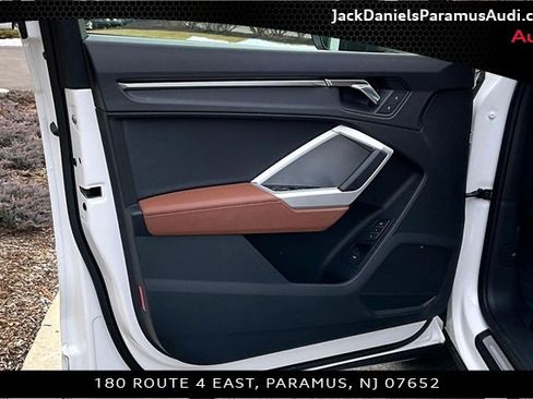 Used 2023 Audi Q3 2.0T Premium w/ Convenience Package image 15