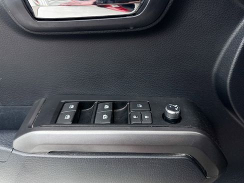 Used 2017 Toyota Tacoma TRD Sport image 29