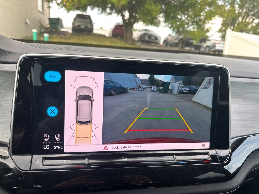 Used 2025 Volkswagen Atlas Cross Sport SE w/ Panoramic Sunroof Package FWD image 45