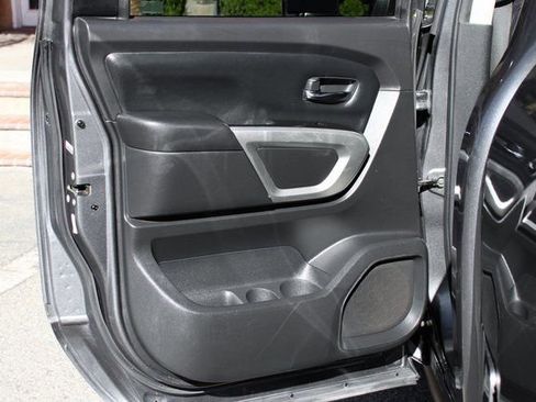 Used 2023 Nissan Titan SV w/ SV Convenience Package image 31