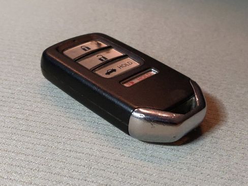 Used 2018 Honda Accord LX image 32