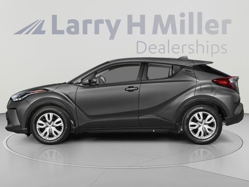 Used 2020 Toyota C-HR LE FWD image 3