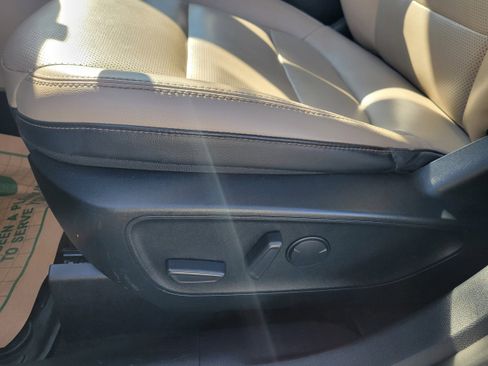 Used 2020 Ford Escape SEL image 29