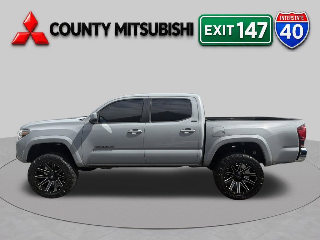 Used 2019 Toyota Tacoma SR5 AWD/4WD image 7
