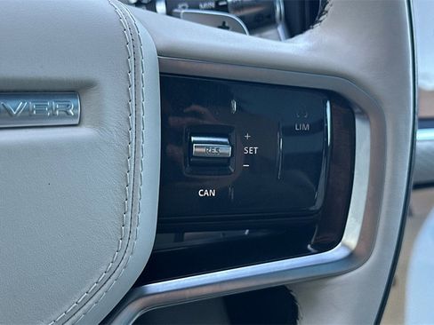 Used 2021 Land Rover Range Rover Velar R-Dynamic S image 29