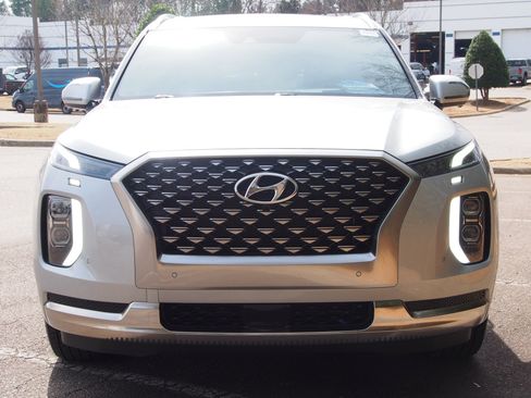 Used 2022 Hyundai Palisade Calligraphy w/ Winter Package image 2