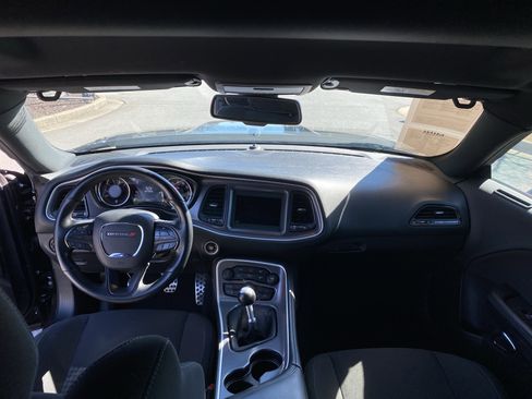 Used 2019 Dodge Challenger R/T image 17