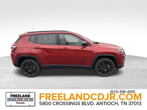 New 2026 Jeep Compass Latitude image 2