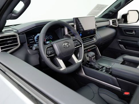 Used 2026 Toyota Sequoia Platinum AWD/4WD image 6