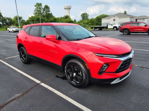 Used 2023 Chevrolet Blazer LT AWD/4WD image 9