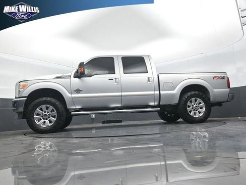 Used 2015 Ford F250 Lariat w/ Lariat Interior Package image 20