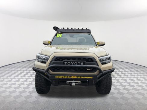 Used 2019 Toyota Tacoma TRD Off-Road image 2