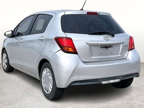 Used 2016 Toyota Yaris L image 2