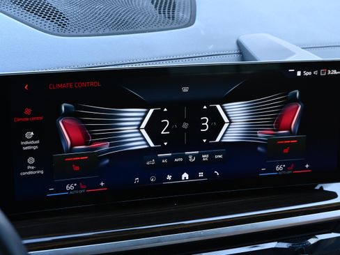 Certified 2025 BMW X5 xDrive40i w/ Premium Package image 16