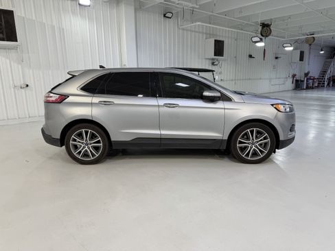 Used 2021 Ford Edge Titanium FWD image 10