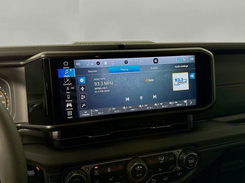 Used 2024 Jeep Wrangler Rubicon image 15