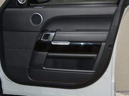 Used 2016 Land Rover Range Rover HSE image 8