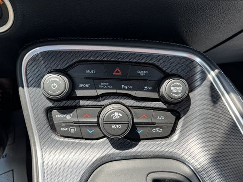 Used 2018 Dodge Challenger GT AWD/4WD image 18