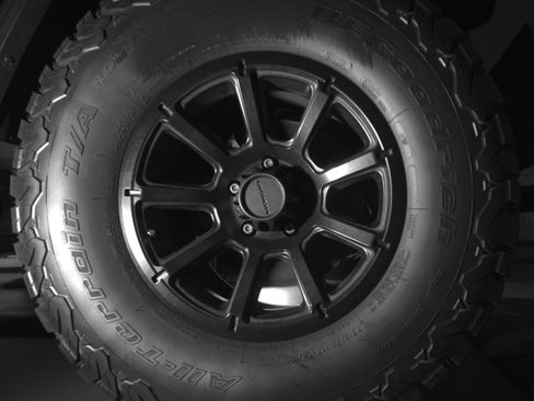 Used 2021 Jeep Gladiator Mojave AWD/4WD image 9