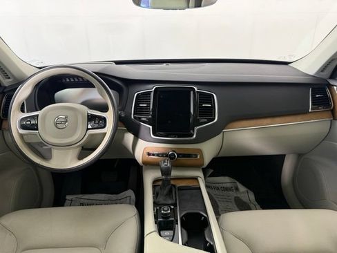 Used 2022 Volvo XC90 T6 Momentum w/ Advanced Package AWD/4WD image 27