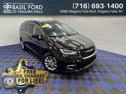 Used 2022 Chrysler Pacifica Touring-L