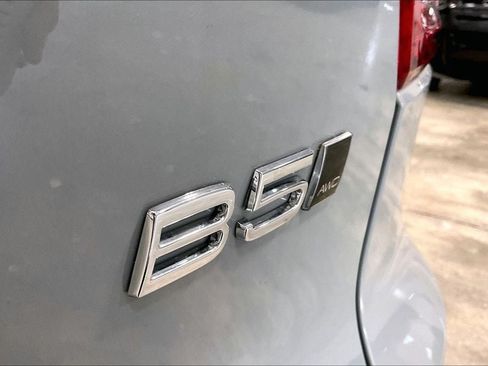 New 2026 Volvo XC40 B5 Plus w/ Protection Package Premier AWD/4WD image 8
