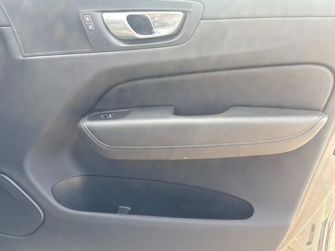 Certified 2025 Volvo XC60 B5 Plus AWD/4WD image 19