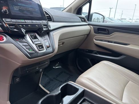 Used 2020 Honda Odyssey Touring image 17