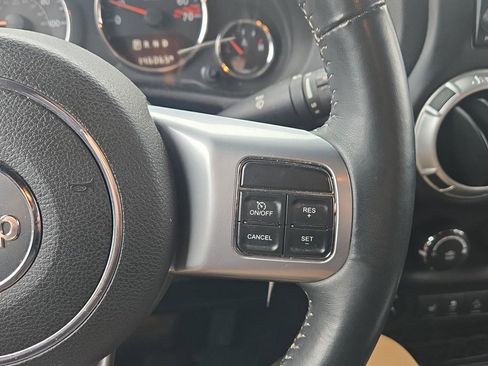 Used 2015 Jeep Wrangler Rubicon image 10