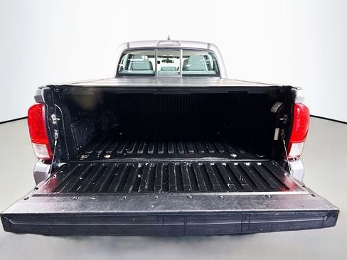 Used 2017 Toyota Tacoma SR AWD/4WD image 26