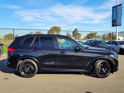 Used 2021 BMW X5 xDrive40i w/ M Sport Package image 4