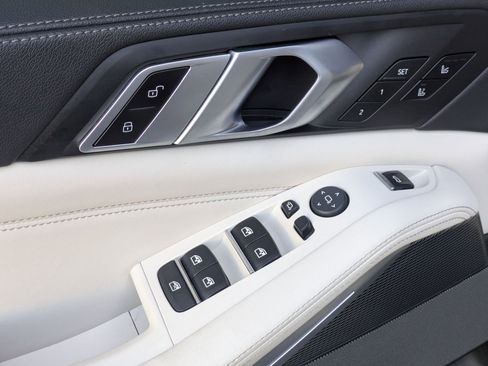 Used 2020 BMW X5 M50i w/ Executive Package image 10