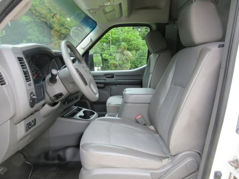 Used 2021 Nissan NV 2500 SV RWD image 24