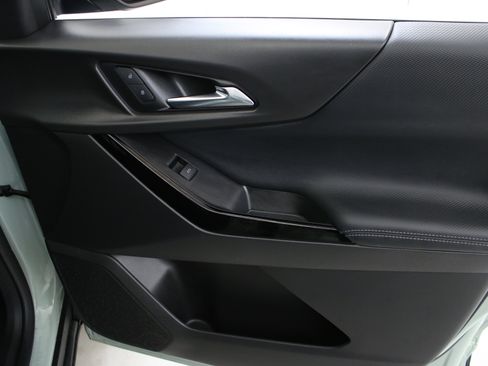 Used 2025 Chevrolet Equinox LT w/ Convenience Package II image 32