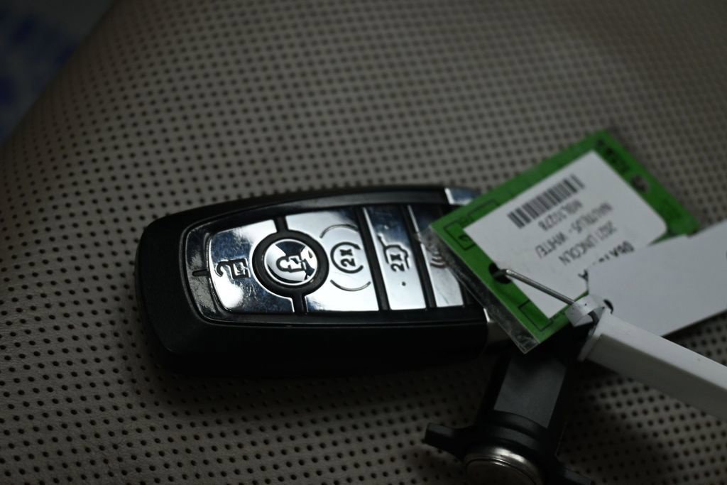 Used 2021 Lincoln Nautilus Reserve AWD/4WD image 31