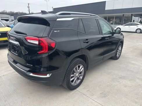 Used 2023 GMC Terrain SLT w/ Infotainment Package II image 4