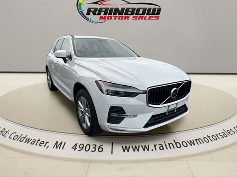 Used 2022 Volvo XC60 B5 Momentum image 5
