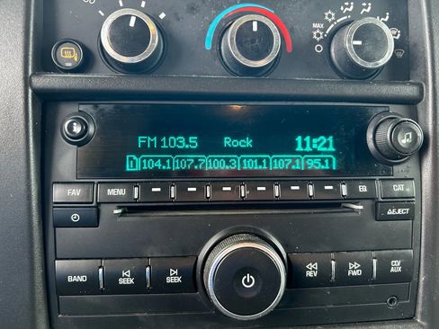 Used 2019 Chevrolet Express 2500 Van 3D w/ Communications Package image 18