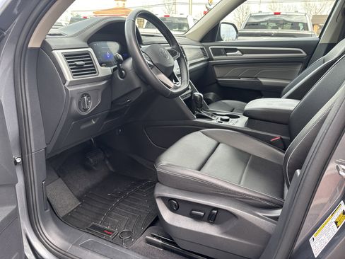 Used 2023 Volkswagen Atlas SE image 18