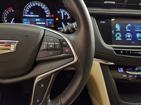Used 2019 Cadillac XT5 FWD image 28