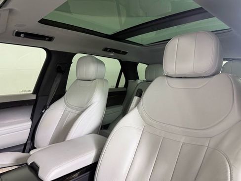 Used 2023 Land Rover Range Rover Sport SE image 32