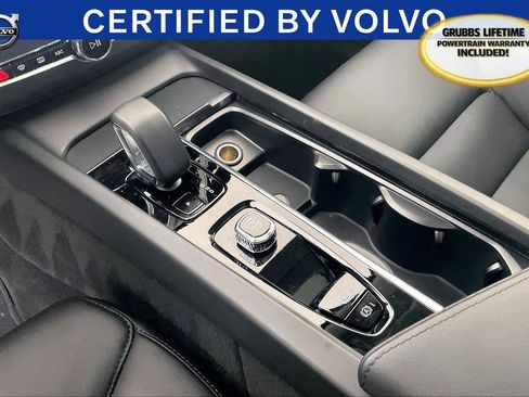 Used 2025 Volvo XC60 B5 Core image 18