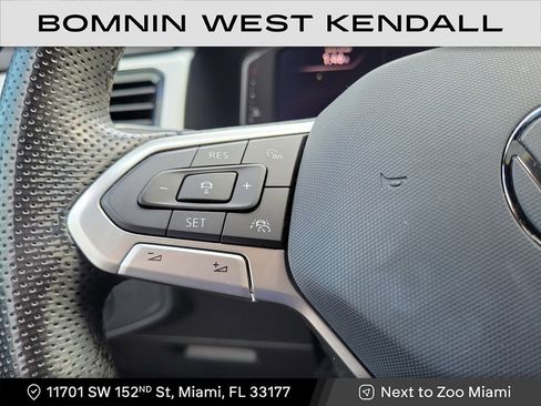 Used 2022 Volkswagen Atlas Cross Sport SEL R-Line image 18