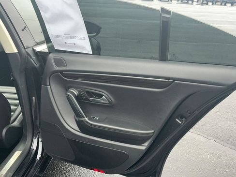 Used 2014 Volkswagen CC Executive image 28