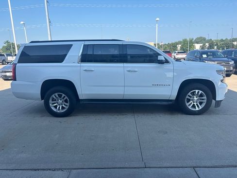 Used 2019 Chevrolet Suburban LT AWD/4WD image 4