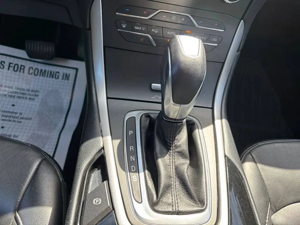 Used 2017 Ford Edge SEL w/ Equipment Group 201A AWD/4WD image 23