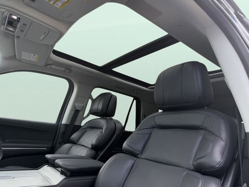 New 2026 Lincoln Navigator L Reserve AWD/4WD image 15