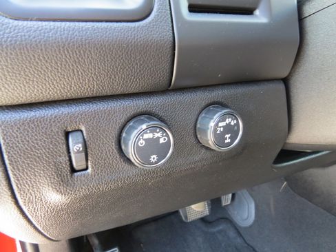 Used 2019 Chevrolet Colorado LT image 18